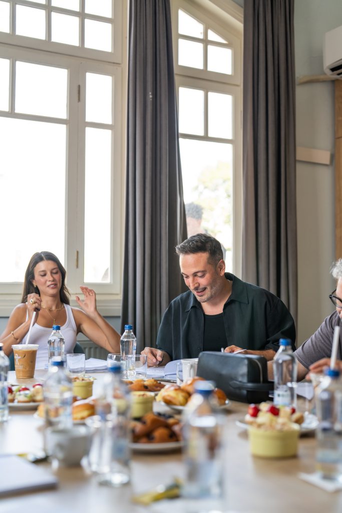 ‘BUGÜN GÜZEL’ FİLM EKİBİ OKUMA PROVASINDA BULUŞTU…