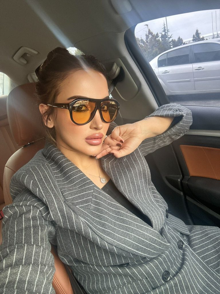 Sokak Ne Giyiyorsa Ben de Onu mu Giymeliyim?