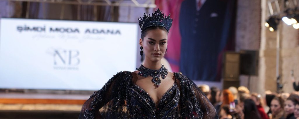 Burcu Şeritoğlu Sahneye Değil, Tarihe Çıktı!