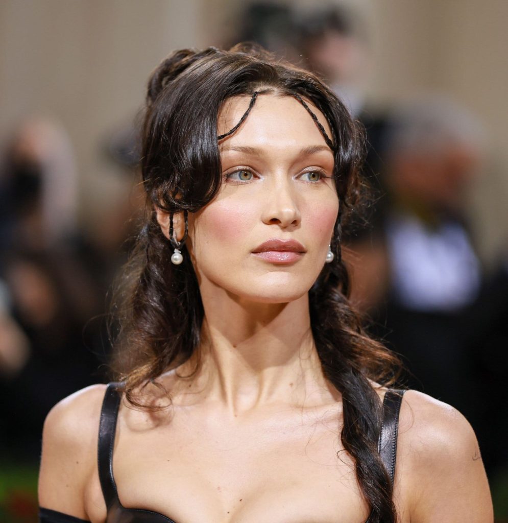 Bella Hadid Kimdir? Kaç Yaşında, Nereli, Boyu Kaç? Bella Hadid’in Hayatı