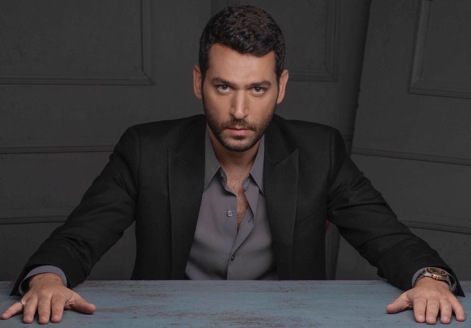 Murat Yıldırım Kimdir? Kaç Yaşında, Nereli, Boyu Kaç, Eşi Kim? Hangi Dizilerde ve Filmlerde Oynadı? Murat Yıldırım’ın Hayatı ve Kariyeri