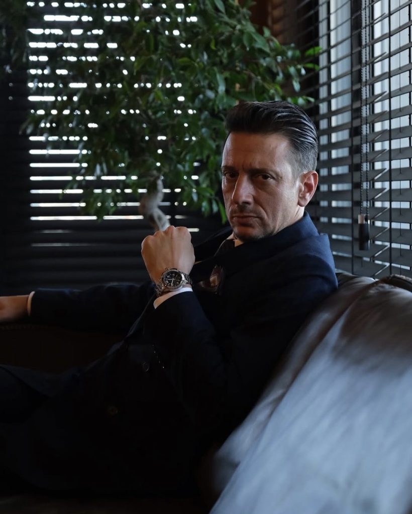 Engin Hepileri Kimdir? Kaç Yaşında, Nereli, Boyu Kaç? Engin Hepileri’nin Hayatı ve Oyunculuk Kariyerindeki Yükselişi