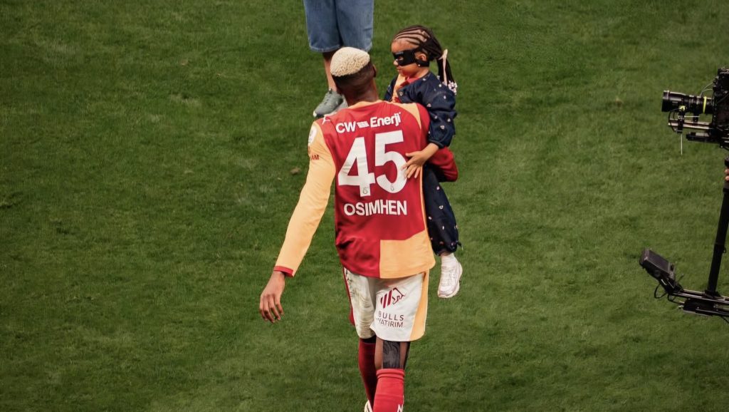 “Antrenmandan Daha Az Yorulduk!”: Victor Osimhen’den Derbi Sonrası Çok Konuşulacak Sözler