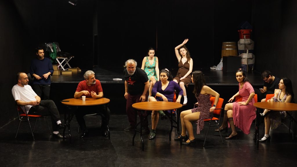 YILDIZ İSİMLERLE FOSFORLU CEVRİYE MÜZİKALİ SAHNEYE TAŞINIYOR