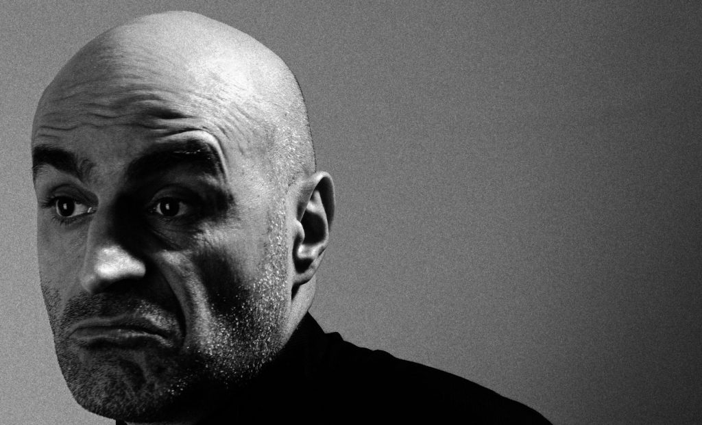 Alper Kul: ‘Kadınlar Detaylarda Var Oluyor, Erkekler İse Boğuluyor!’