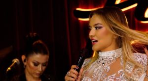 Demet Akalın Kıbrıs’ta Coşturdu